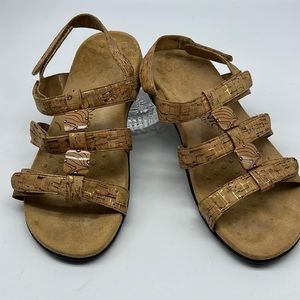 Vionic Three Strap Sandals size 9